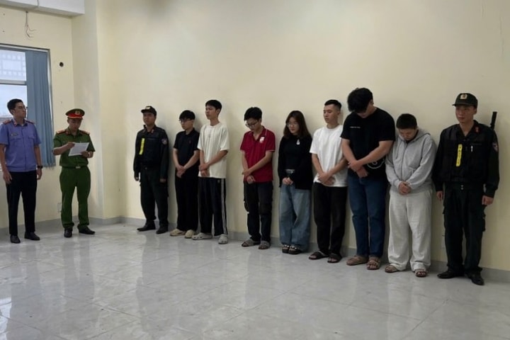 TP Hồ Chí Minh Triệt phá đường dây buôn bán thuốc lá điện tử quy mô lớn