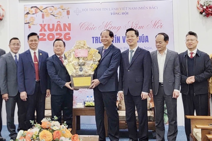 Trưởng ban Tuyên giáo và Dân vận Thành ủy thăm, chúc mừng Hội Thánh Tin lành Việt Nam