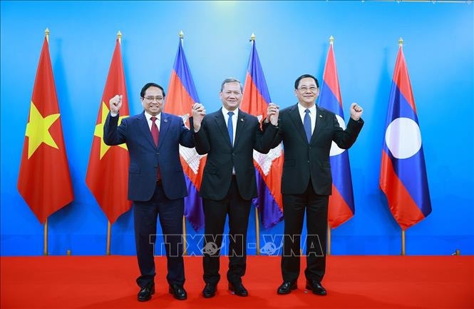 Thủ tướng ba nước Việt Nam - Lào - Campuchia họp triển khai kết quả Cuộc gặp Người đứng đầu ba Đảng