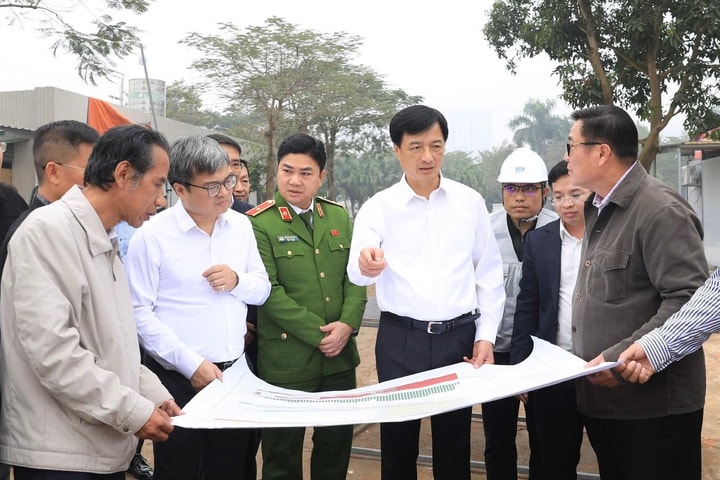 Bí thư Thành ủy Nguyễn Duy Ngọc: Công trình khẩn cấp phải thực hiện đúng tính chất khẩn cấp, làm ngày, làm đêm, làm xuyên Tết