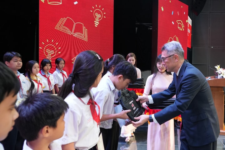 Học bổng “Cho em đến trường” đồng hành 350 học sinh nghèo vượt khó tỉnh Đồng Nai trong năm thứ 22