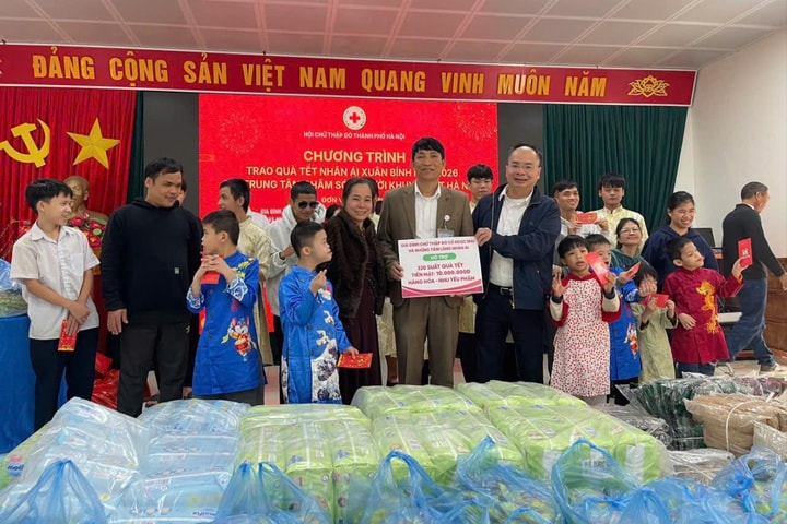 Tết ấm áp, yêu thương tại Trung tâm Chăm sóc người khuyết tật Hà Nội