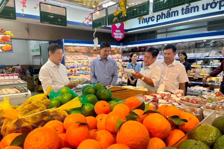 TP Hồ Chí Minh: Doanh nghiệp, siêu thị nỗ lực cung ứng đầy đủ hàng Tết