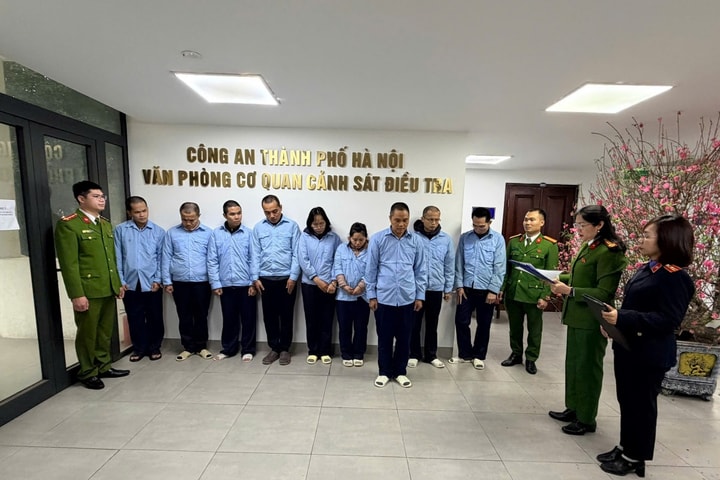 Khởi tố 9 đối tượng lừa đảo chiếm đoạt hơn 318 tỷ đồng của một ngân hàng tại Hà Nội