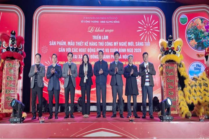 Triển lãm hoa giấy Phù Đổng: Điểm nhấn văn hóa – kinh tế dịp Tết 2026