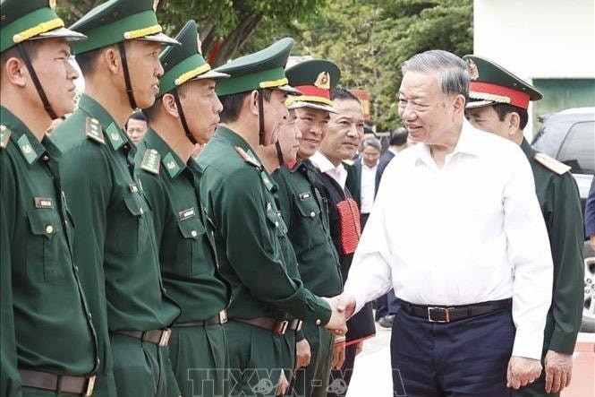 Tổng Bí thư Tô Lâm thăm, chúc Tết cán bộ, chiến sĩ Đồn Biên phòng Ea H’Leo (Đắk Lắk)