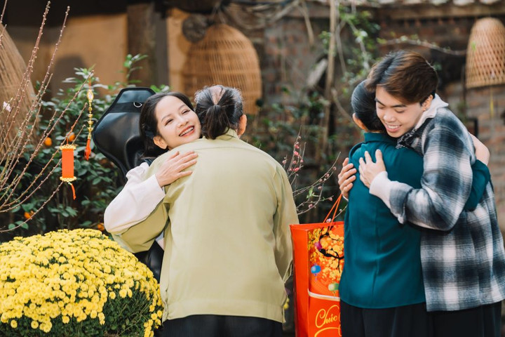 Nghệ sĩ Tỳ bà Vũ Diệu Thảo lan tỏa thông điệp sum vầy, bình an dịp Tết trong MV “Tết bình an bên nhau”