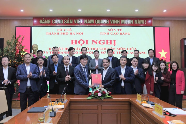 Ký kết hợp tác, hỗ trợ chuyên môn giữa Sở Y tế thành phố Hà Nội và Sở Y tế tỉnh Cao Bằng