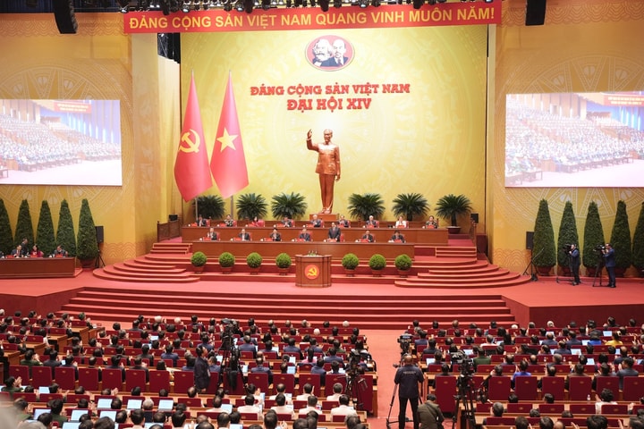 3 nhóm giải pháp chủ yếu của công tác xây dựng Đảng nhiệm kỳ Đại hội XIV