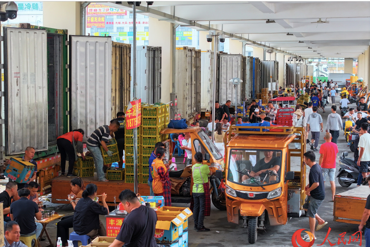 Người Trung Quốc “săn” trái cây nhiệt đới ASEAN dịp Tết Nguyên đán