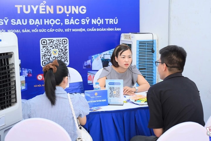 Trường Đại học Y Hà Nội tuyển 2.150 chỉ tiêu, bỏ xét tuyển tổ hợp C00