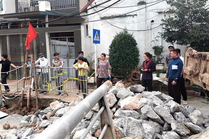 Tây Tựu quyết liệt xử lý sạt lở bờ hữu sông Pheo, bảo đảm an toàn cho Nhân dân đón Tết