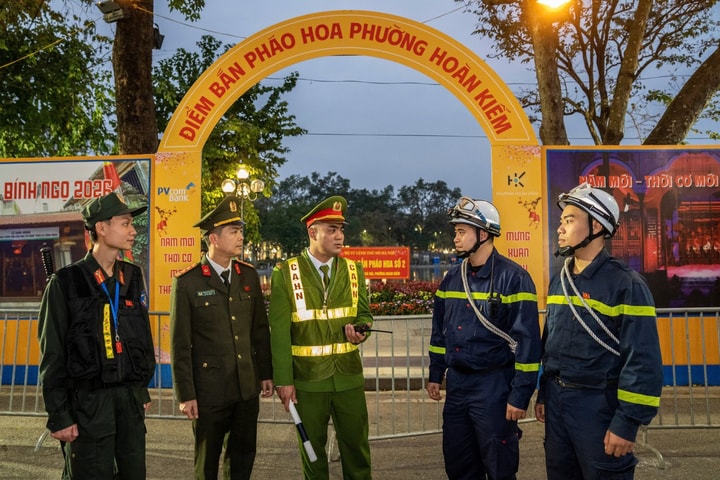 Công an Thành phố Hà Nội bảo đảm an ninh, an toàn tuyệt đối đêm Giao thừa Tết Bính Ngọ 2026