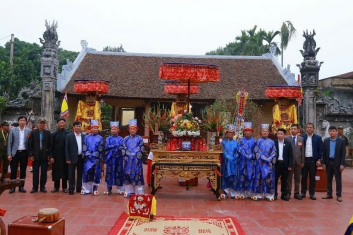 Ngày Xuân trẩy hội đền Măng Sơn