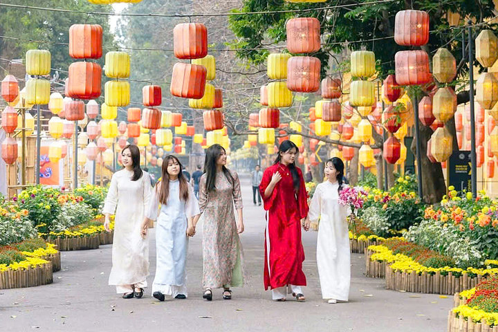 Rộn ràng không khí du xuân