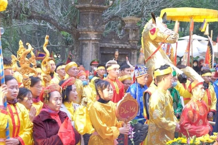Lễ hội Gióng đền Sóc: Tục rước “ngựa chiến” bắt nguồn từ đâu?