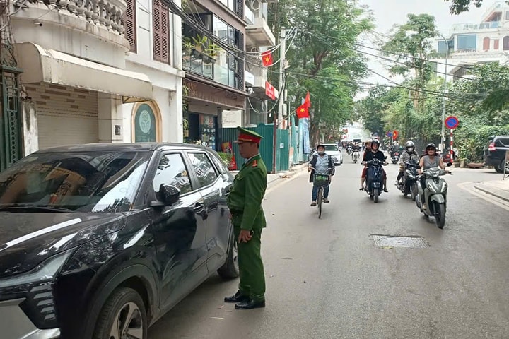 Hồi âm: Phường Tây Hồ: Tăng cường kiểm tra, xử lý tồn tại quanh phủ Tây Hồ, chùa Trấn Quốc