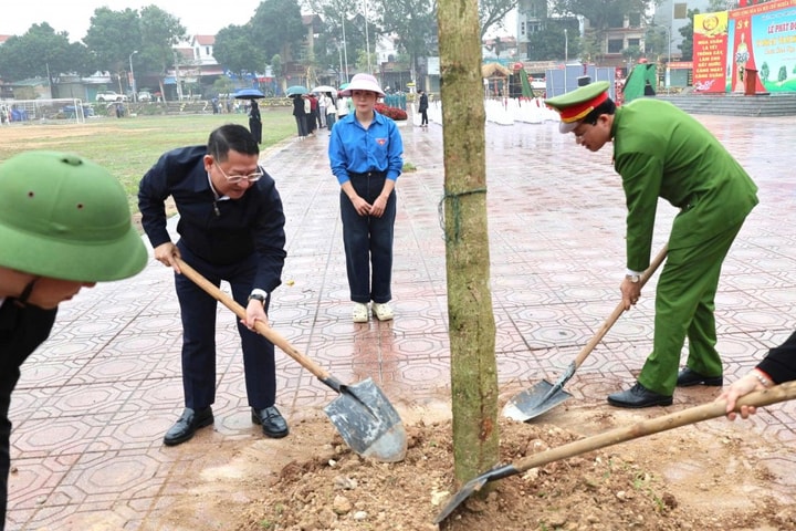 Xã Tiến Thắng: Gieo hơn 2.000 mầm xanh trong lễ phát động Tết trồng cây