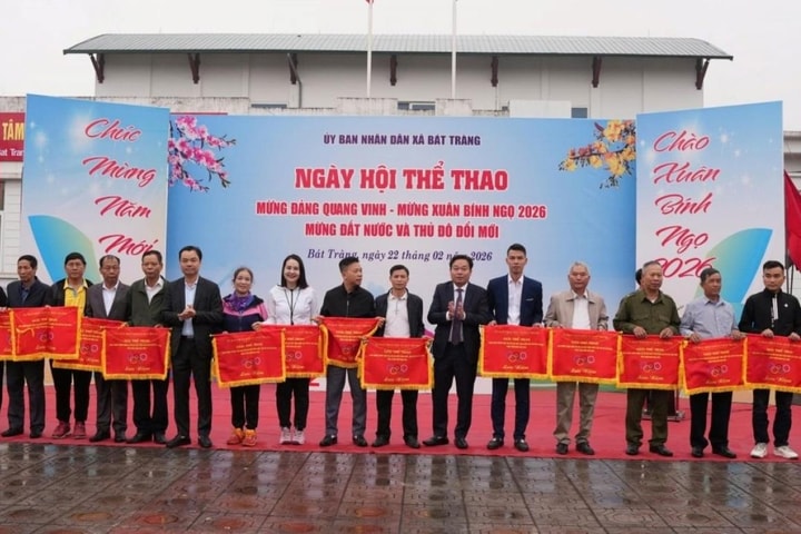 Bát Tràng khai mạc giải thể thao truyền thống “Mừng Đảng - mừng xuân Bính Ngọ”