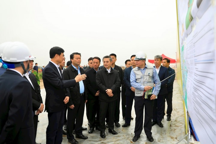 Nêu cao tinh thần làm việc xuyên Tết để Thủ đô bứt phá