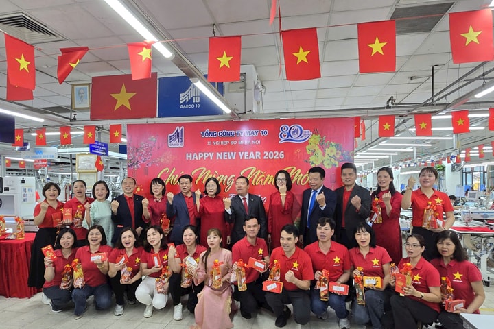 Sôi động không khí sản xuất đầu năm mới