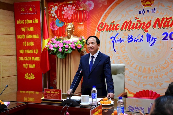 Đại tướng Trịnh Văn Quyết thăm, chúc mừng Bộ Y tế và Viện Y học cổ truyền Quân đội
