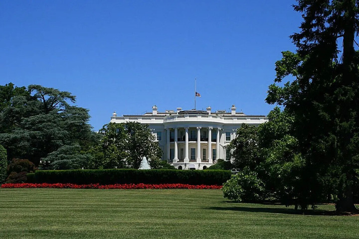 Chính quyền ông Trump tìm cách tái lập thuế quan sau phán quyết của Tòa án Tối cao