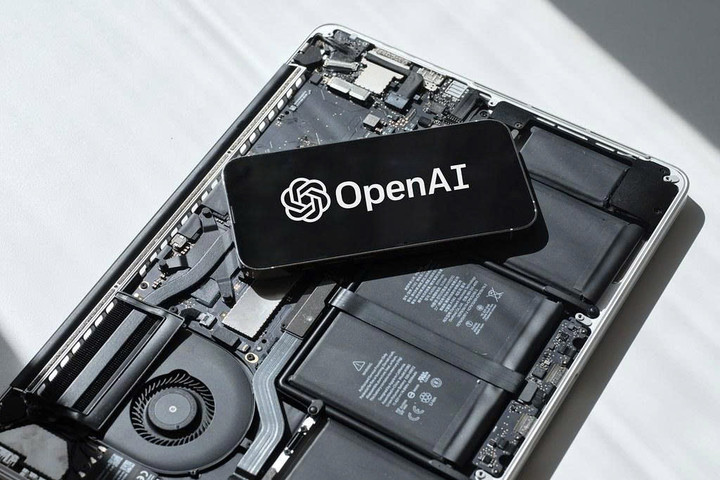 Canada tranh luận về giám sát trực tuyến sau hé lộ của OpenAI về nghi phạm xả súng