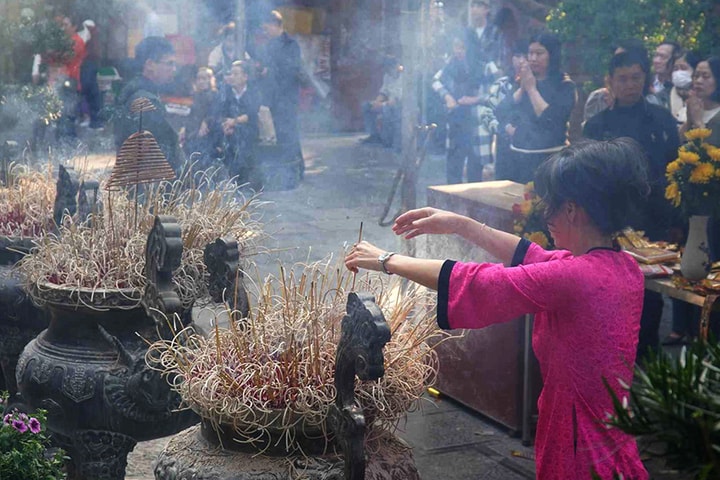 Hạn chế đốt vàng mã, bài trừ mê tín dị đoan