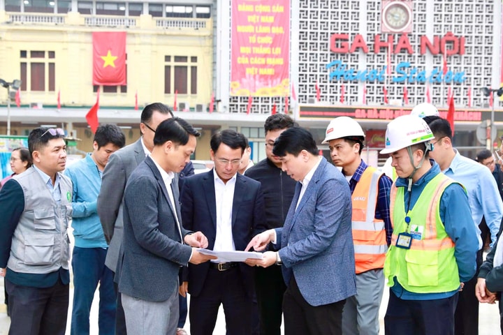 Phó Bí thư Thường trực Thành ủy Nguyễn Trọng Đông: Hoàn thiện thi công đến đâu, gỡ rào đến đó để giảm ùn tắc giao thông
