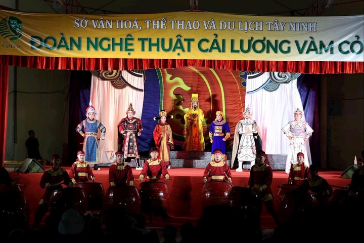 Đoàn Nghệ thuật cải lương Vàm Cỏ đưa cải lương phương Nam đến khán giả Thủ đô