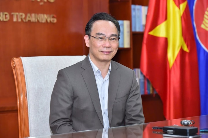 Thủ tướng giao Quyền Bộ trưởng Bộ GD&ĐT cho PGS.TS Hoàng Minh Sơn