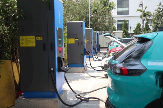 [Podcast] Tin tức ngày 28-2: Hà Nội đặt mục tiêu tới năm 2030, 100% taxi chạy điện, giảm ô nhiễm đô thị