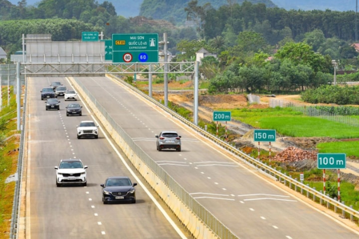 [Podcast] 5 đoạn tuyến cao tốc Bắc - Nam chính thức thu phí, cao nhất hơn 500.000 đồng/lượt