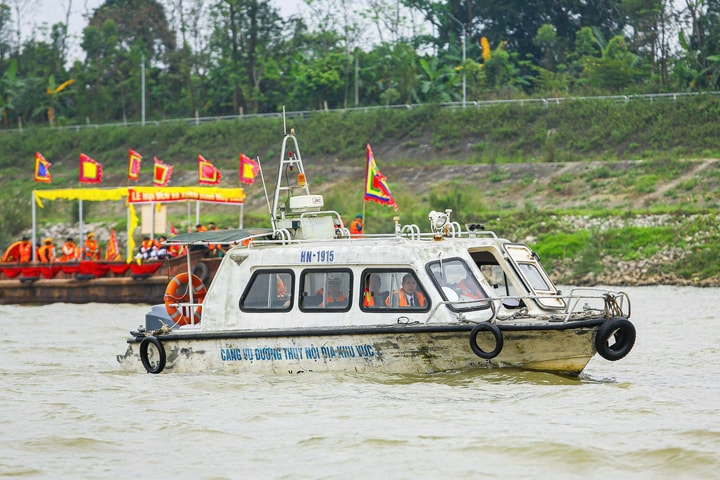 Hà Nội: Cano ứng trực bảo đảm an toàn lễ hội Đền Và