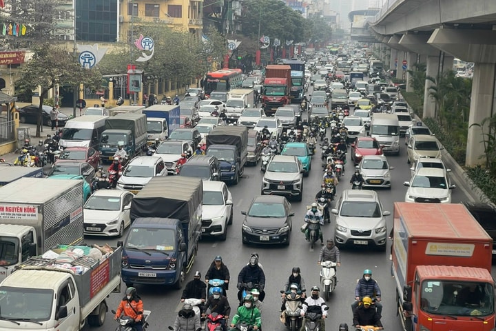 Bộ Xây dựng tiếp tục hỗ trợ Hà Nội giải quyết tình trạng ùn tắc giao thông