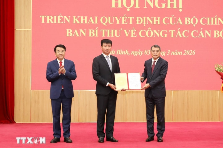Bộ Chính trị chuẩn y đồng chí Trần Huy Tuấn giữ chức Bí thư Tỉnh ủy Ninh Bình