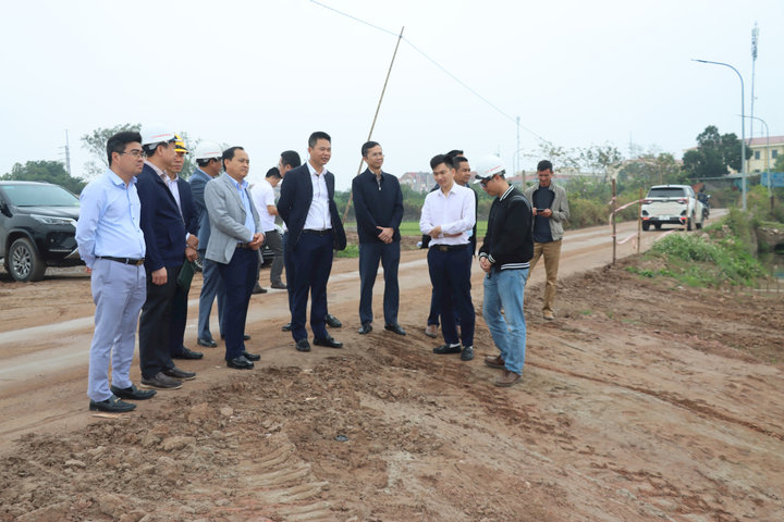 Phú Xuyên tăng tốc thi công dự án trọng điểm đường gom phía Đông đường cao tốc Pháp Vân - Cầu Giẽ