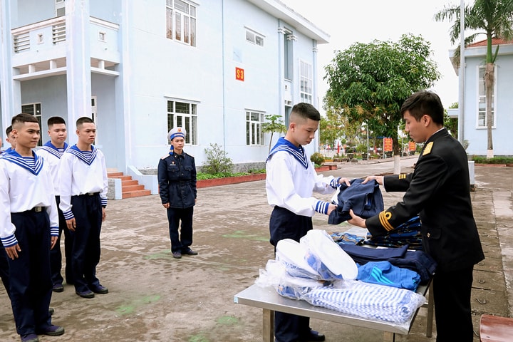 Vùng 1 Hải quân đón tân binh, sẵn sàng cho mùa huấn luyện mới