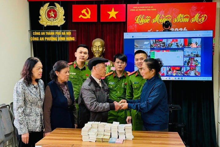 Người dân trả lại 80 triệu đồng tiền công đức cho đền Mẫu Thoải