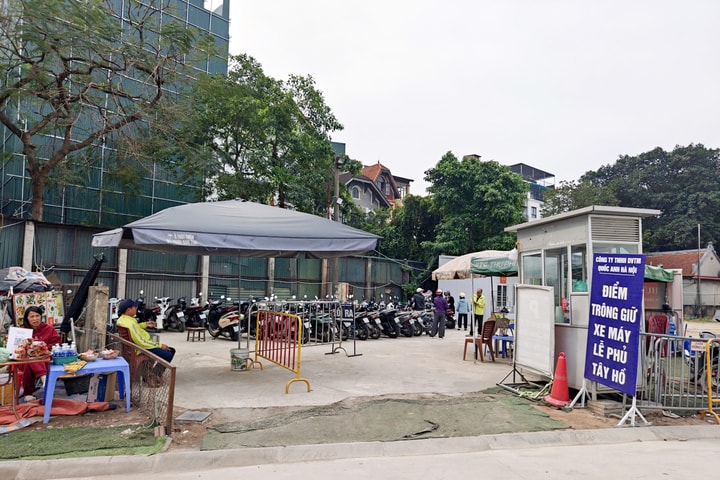 Làm rõ phản ánh về tình trạng làm hư hỏng xe máy của người đi lễ tại phủ Tây Hồ để trục lợi