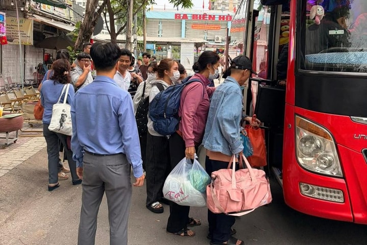 Bãi bỏ nhiều chuyến tàu chặng ngắn từ ga Sài Gòn vì sự cố cầu Ghềnh