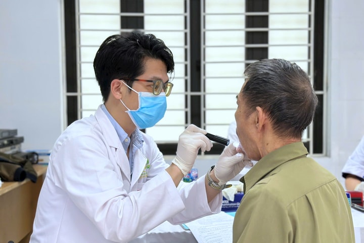 Bệnh viện Hữu nghị Việt Nam - Cu Ba khám, tư vấn sức khỏe miễn phí cho người dân