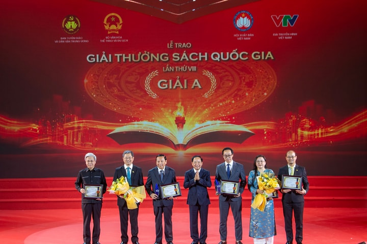 Vinh danh 50 tác phẩm xuất sắc đoạt Giải thưởng Sách quốc gia lần thứ VIII