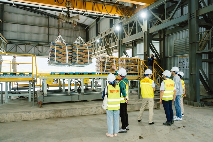 Xi măng Sông Gianh đặt mục tiêu giảm 23% CO₂ đến năm 2030