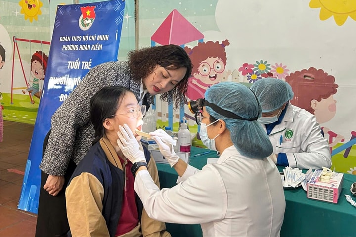 400 học sinh Hoàn Kiếm được chăm sóc sức khỏe răng miệng