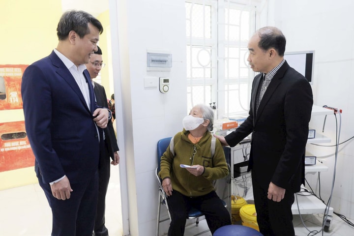 Để người dân hưởng thụ dịch vụ y tế chất lượng cao ngay tại địa phương