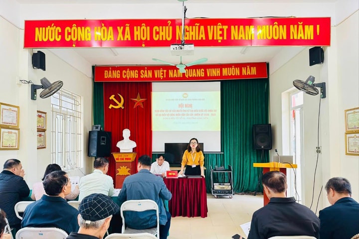Phường Long Biên mạn đàm tiểu sử ứng cử viên, phát huy quyền làm chủ của cử tri