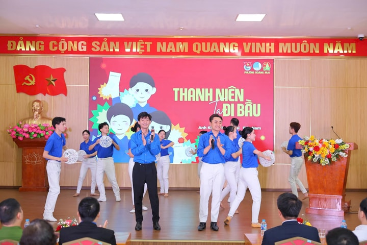 Bạn trẻ lan tỏa “vũ điệu đi bầu” hướng tới ngày hội non sông