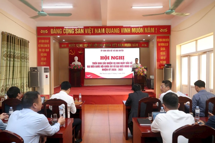 Xã Đại Xuyên bàn giao tài liệu cho các tổ bầu cử, sẵn sàng cho ngày hội toàn dân